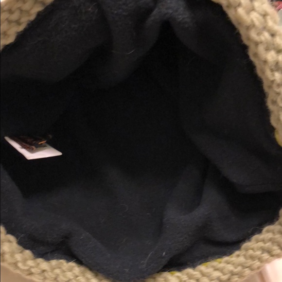 Wool hat - Picture 4 of 4